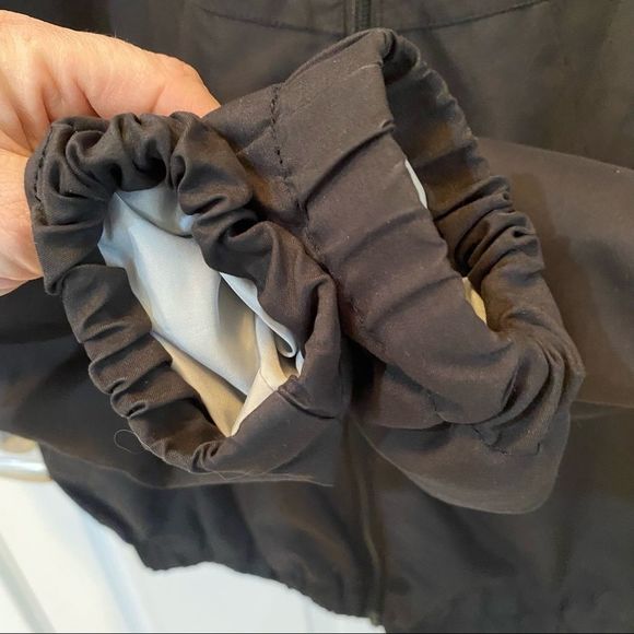 DC Men’s Black hooded full zip men’s jacket elastic in waist and cuffs size S - Picture 6 of 12